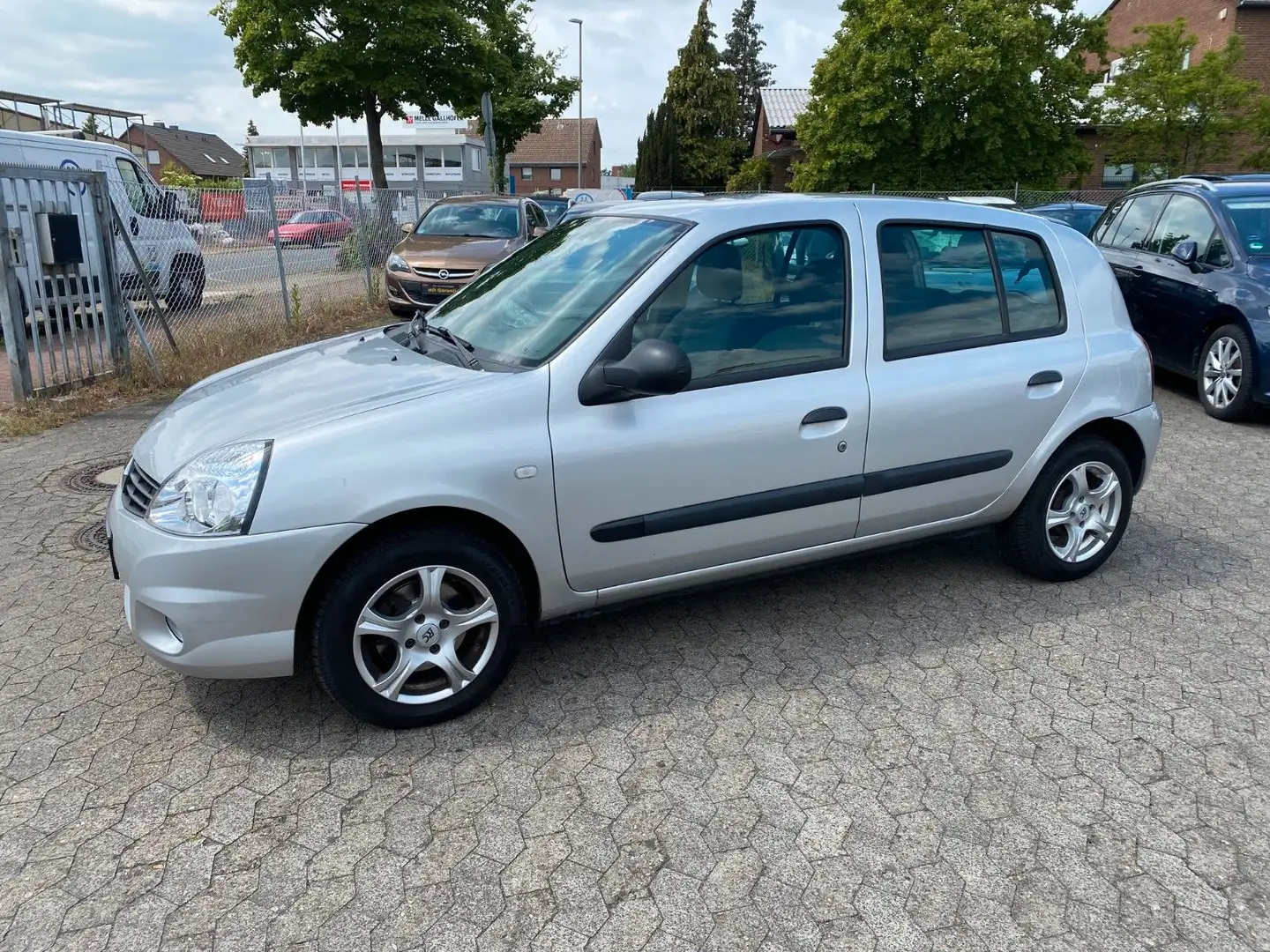 Renault Clio II Campus Authentique Gris - 2