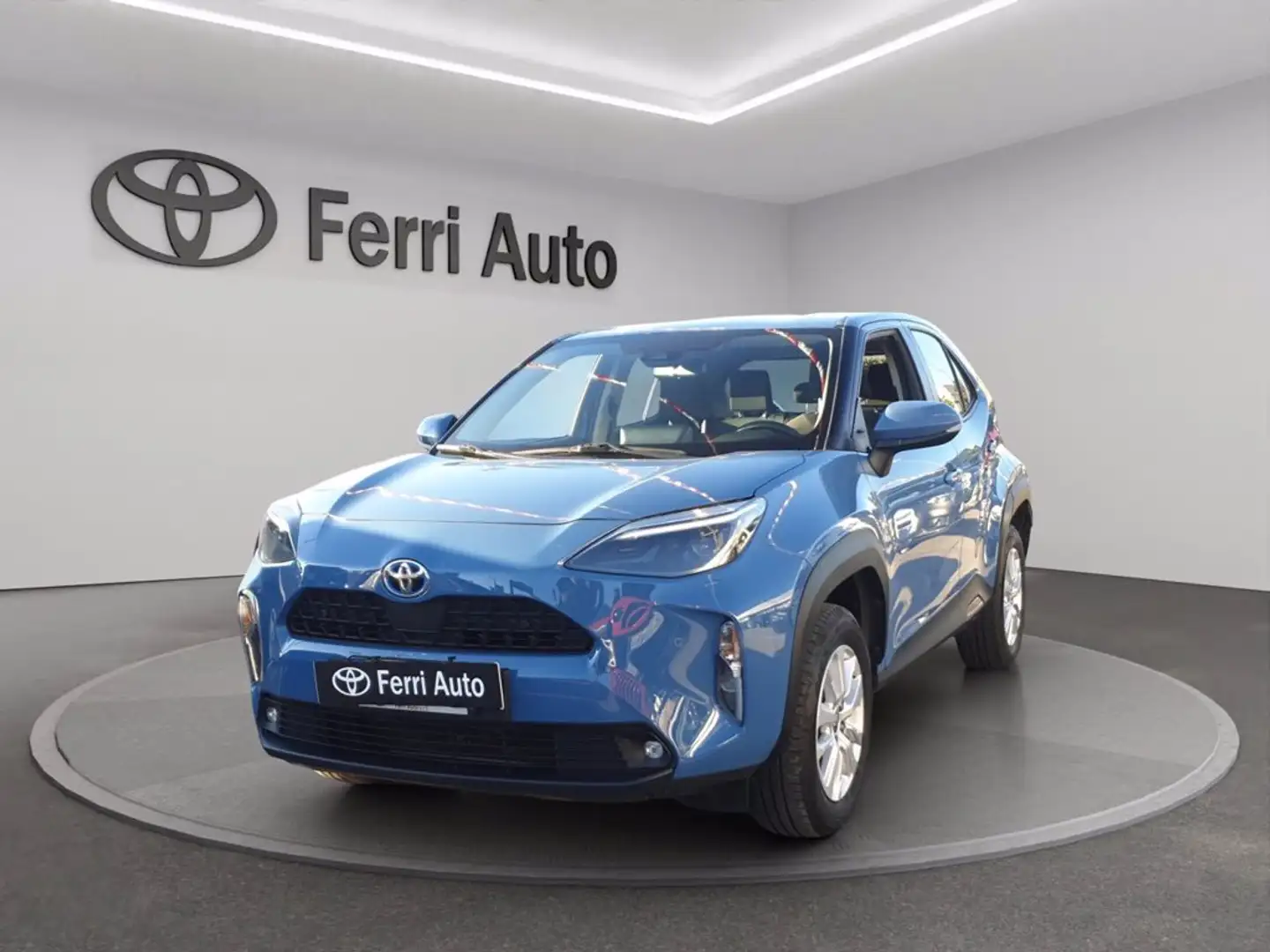 Toyota Yaris Cross 1.5h business fwd 116cv e-cvt Blu/Azzurro - 1