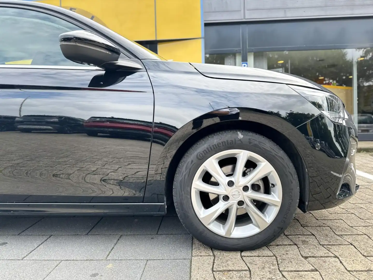 Opel Corsa F 1.2 Elegance ** Navi/Sitzhz. ** Zwart - 2