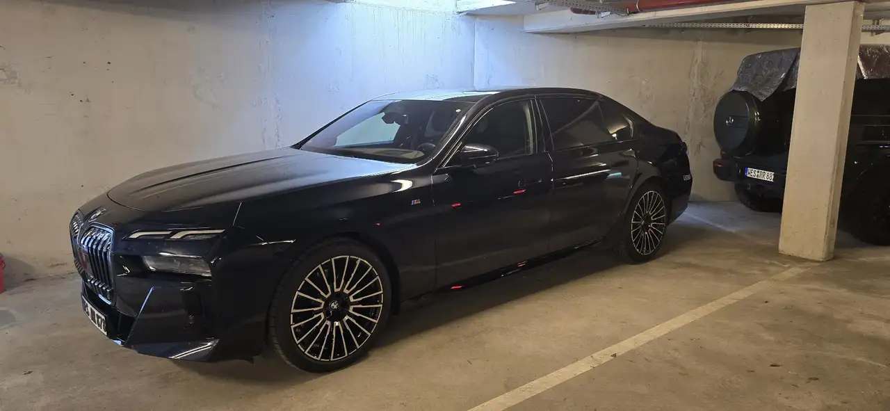 BMW 740
