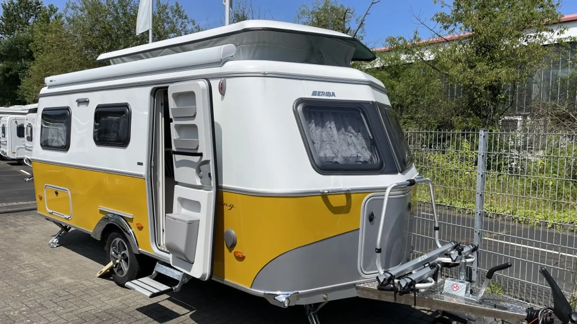 Hymer/Eriba Touring 630 Geel - 1