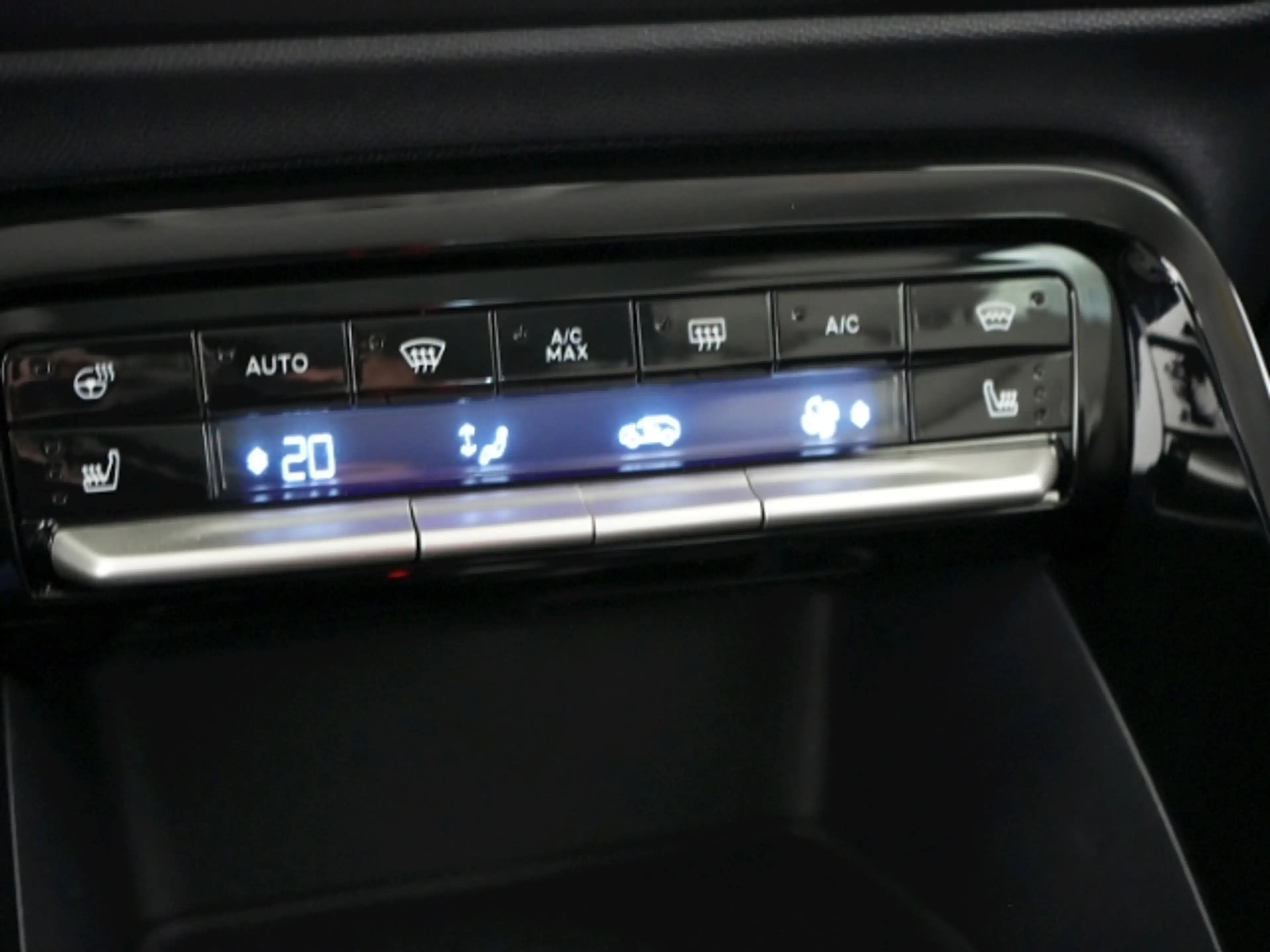 Citroen C3 Aircross HYBRID MAX eDCT+NAVI+RÜCKFAHRKAMERA+SITZHEIZUNG+LE — photo 13
