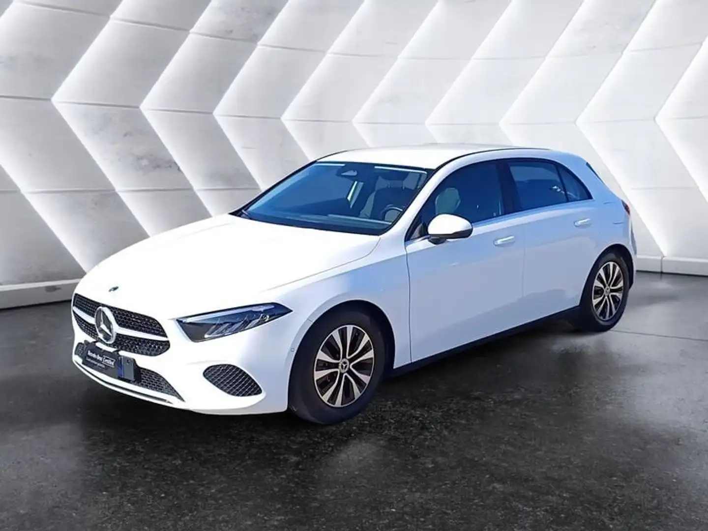 Mercedes-Benz A 180 A 180 d Advanced auto Blanc - 1