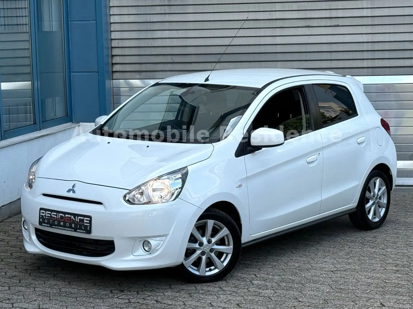 Mitsubishi Space Star Shine+ 1.2 AUT.*NAVI*KLIMA*PDC*E-PAKE Blanc - 1