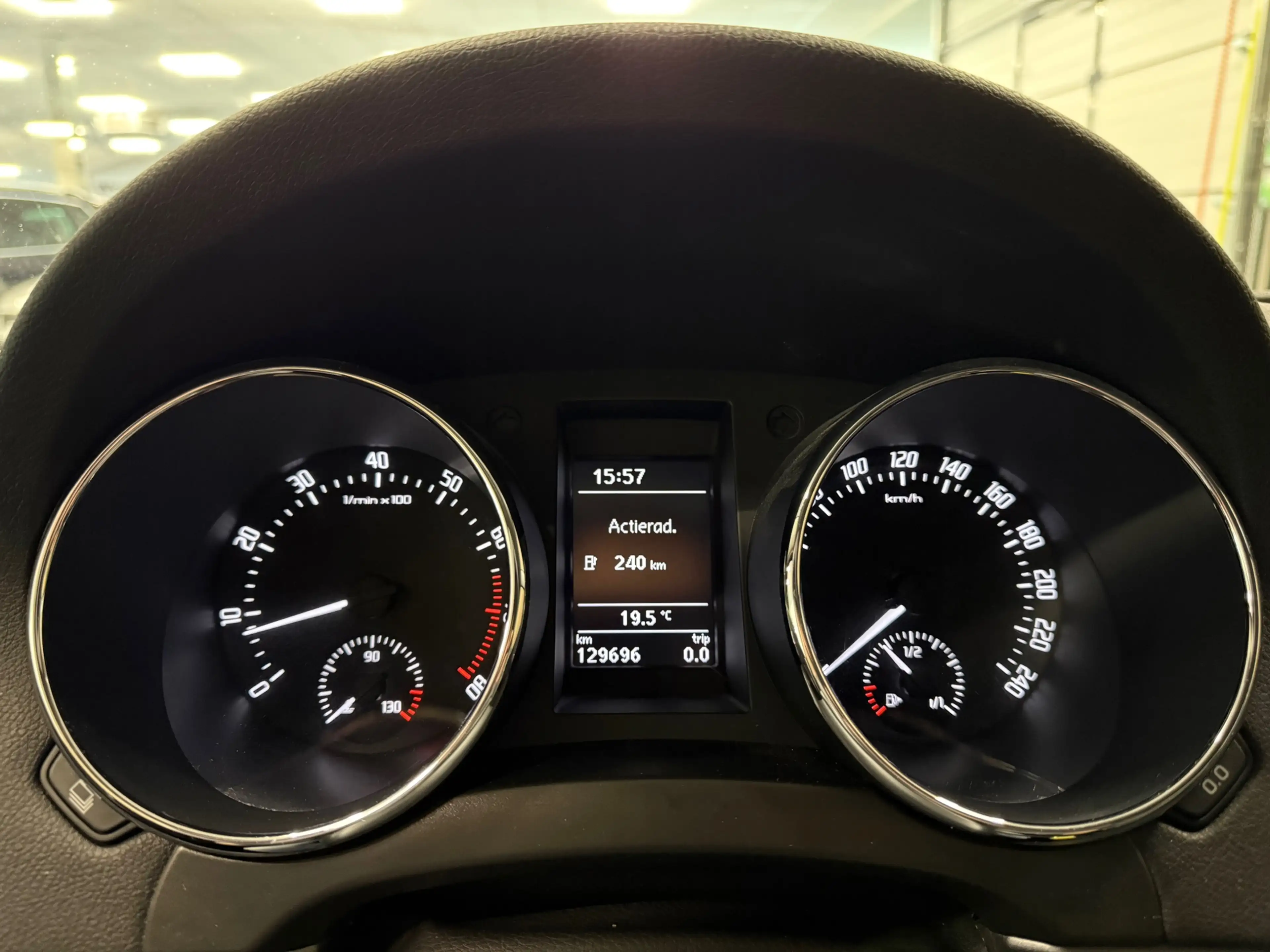Skoda Yeti 1.2 TSI Active * 1e Eig / Carplay / Trekhaak / Sto — photo 14