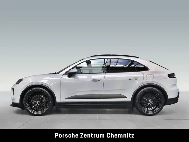 Porsche Macan view 2