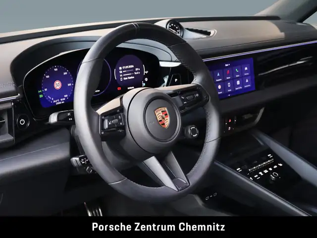 Porsche Macan view 11