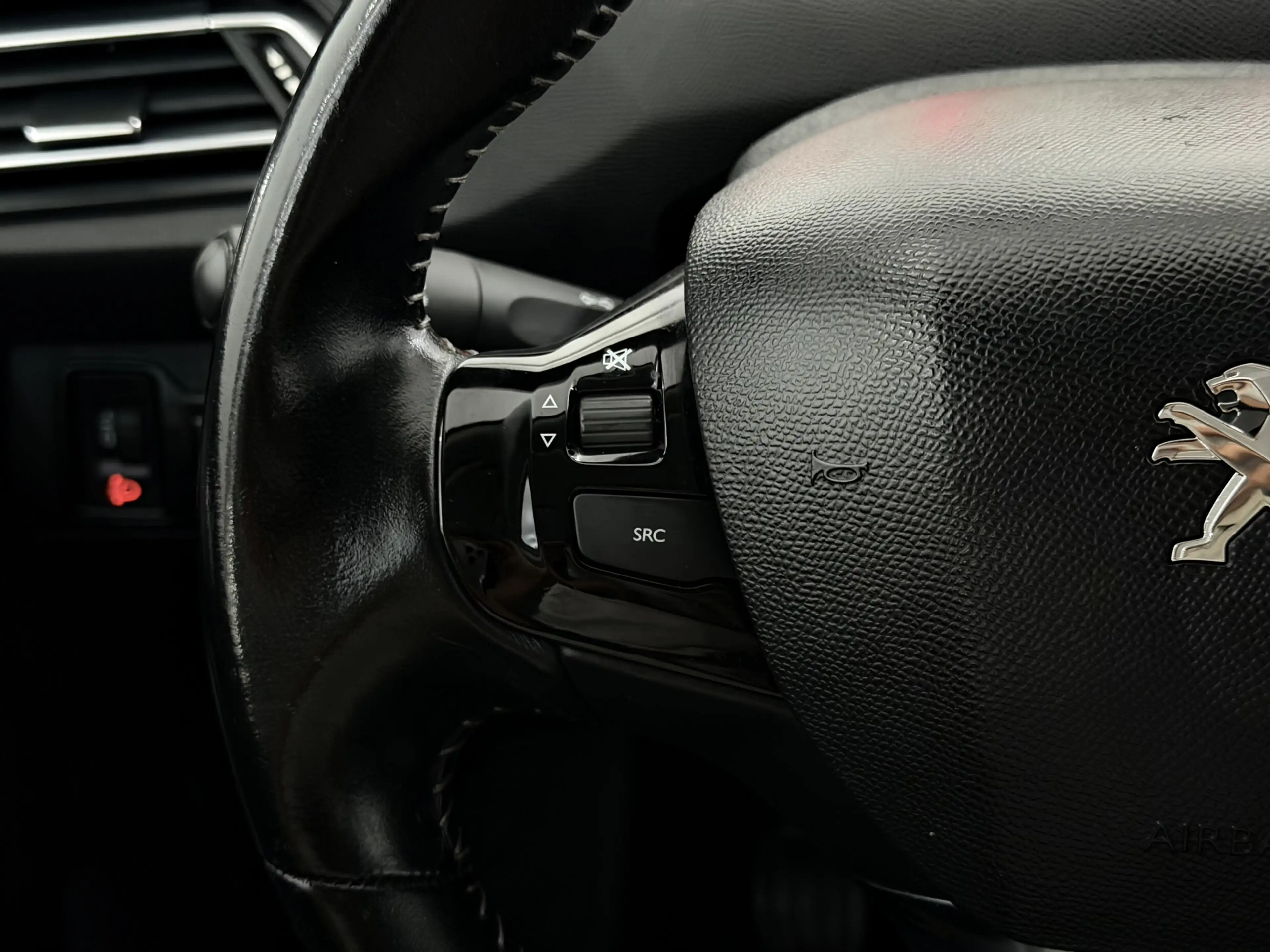 Peugeot 308 1.6 BlueHDi Blue Lease Executive Clima, Navi, A st — photo 25