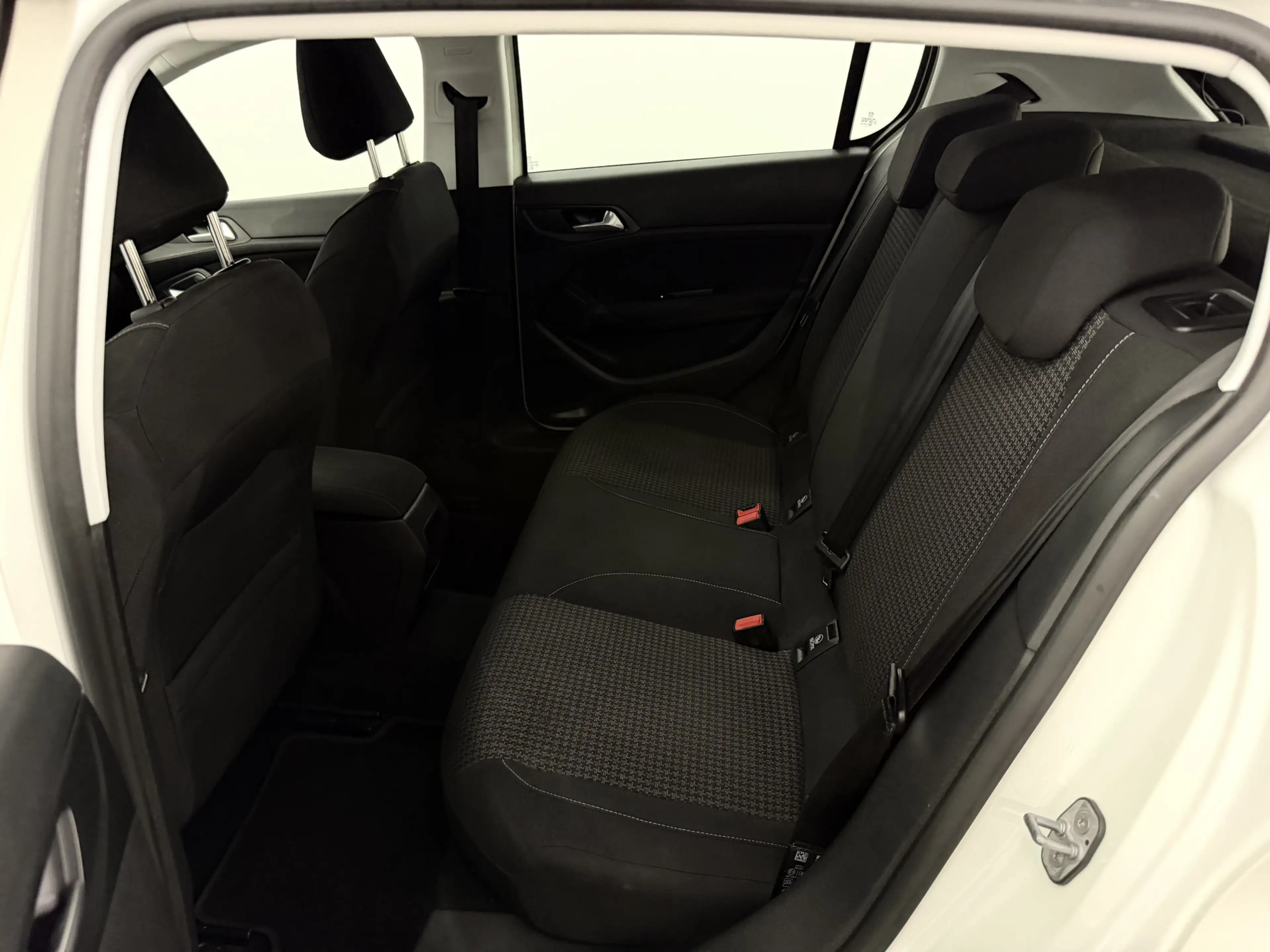 Peugeot 308 1.6 BlueHDi Blue Lease Executive Clima, Navi, A st — photo 9