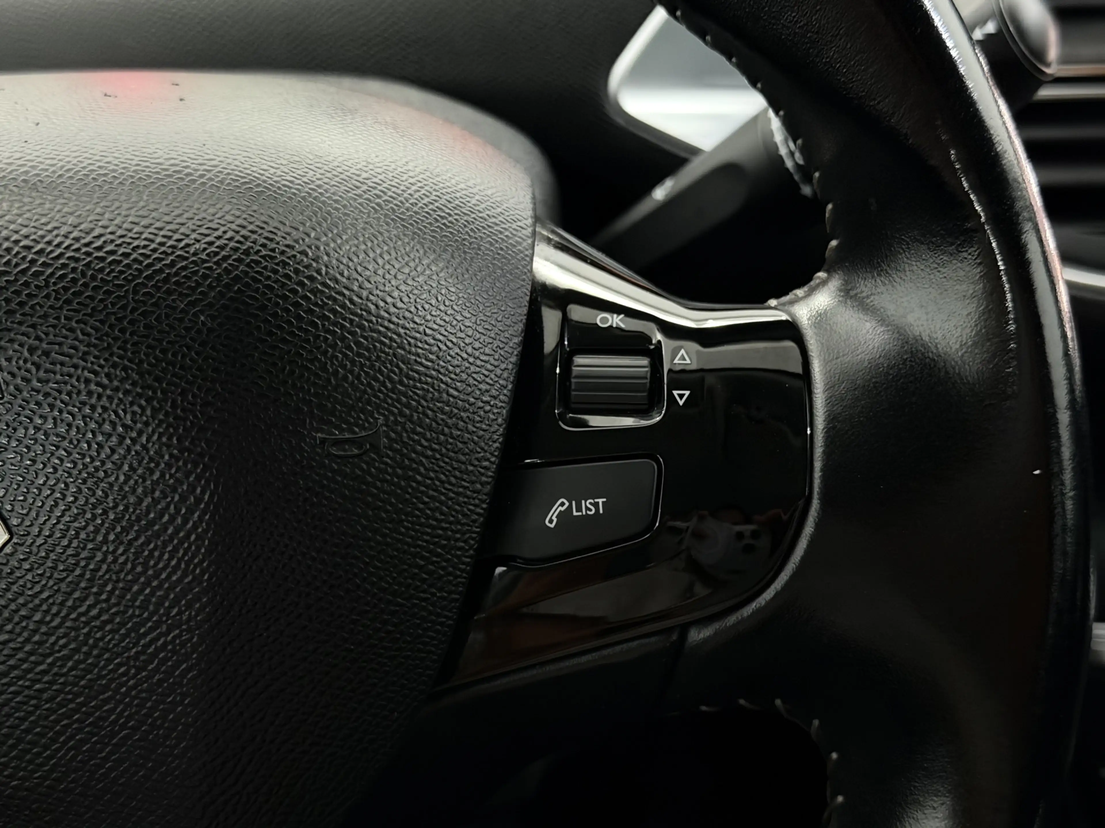 Peugeot 308 1.6 BlueHDi Blue Lease Executive Clima, Navi, A st — photo 23