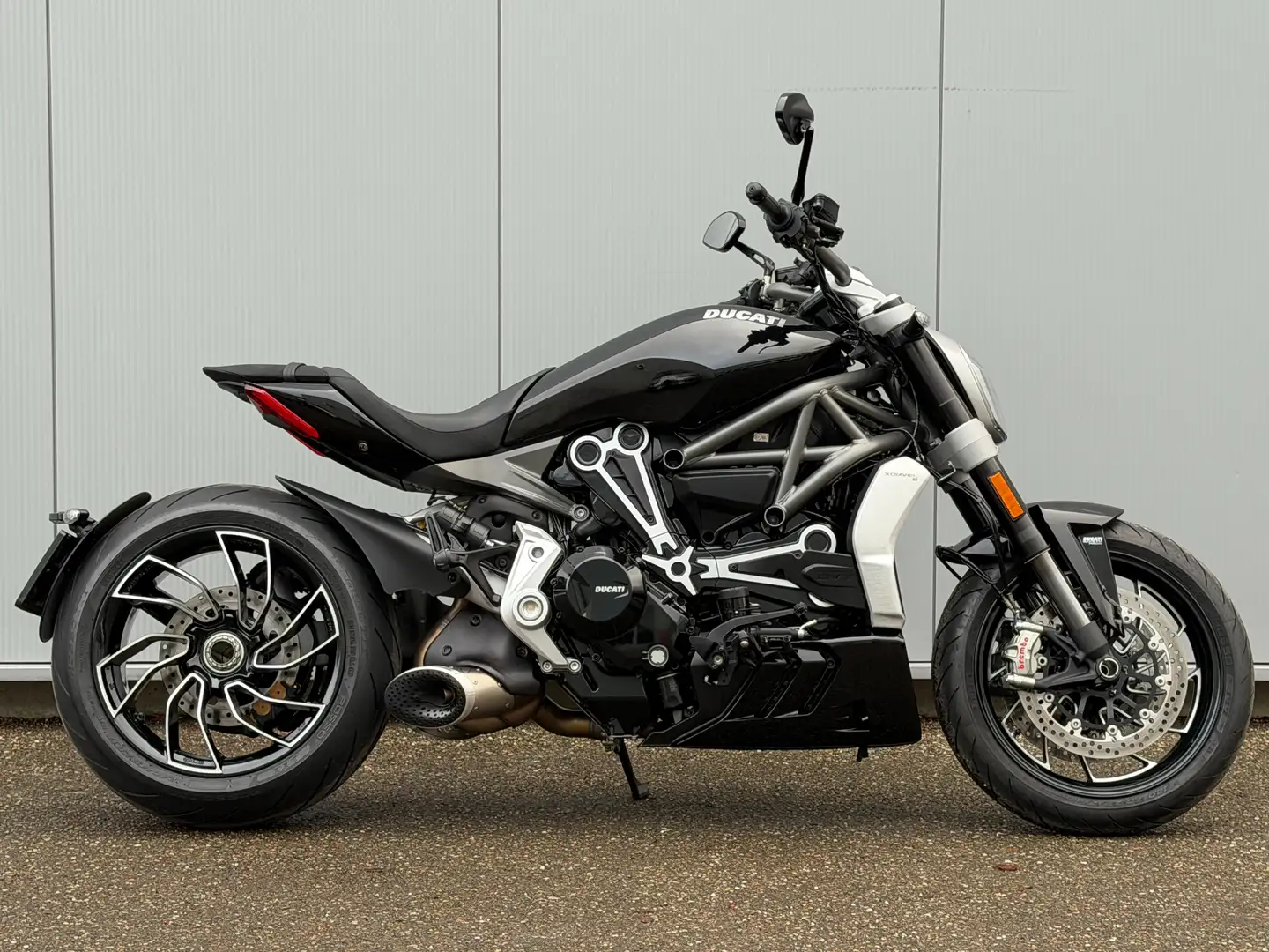 Ducati XDiavel S / Termignoni / 2024-2400km / Garantie 2028 Noir - 1