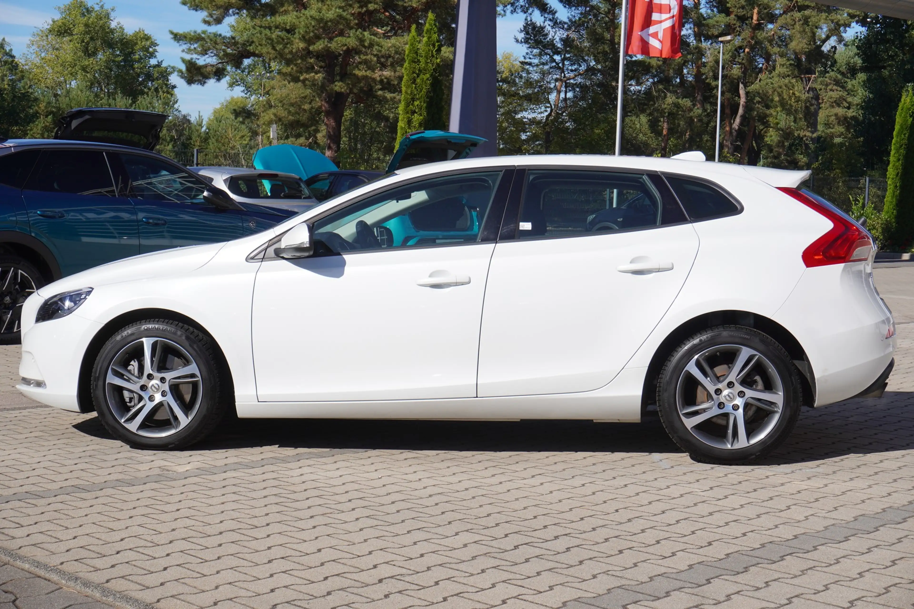 Volvo V40 1.5 Kinetic Navi Totwinkel Tempomat Kamera PD — photo 9