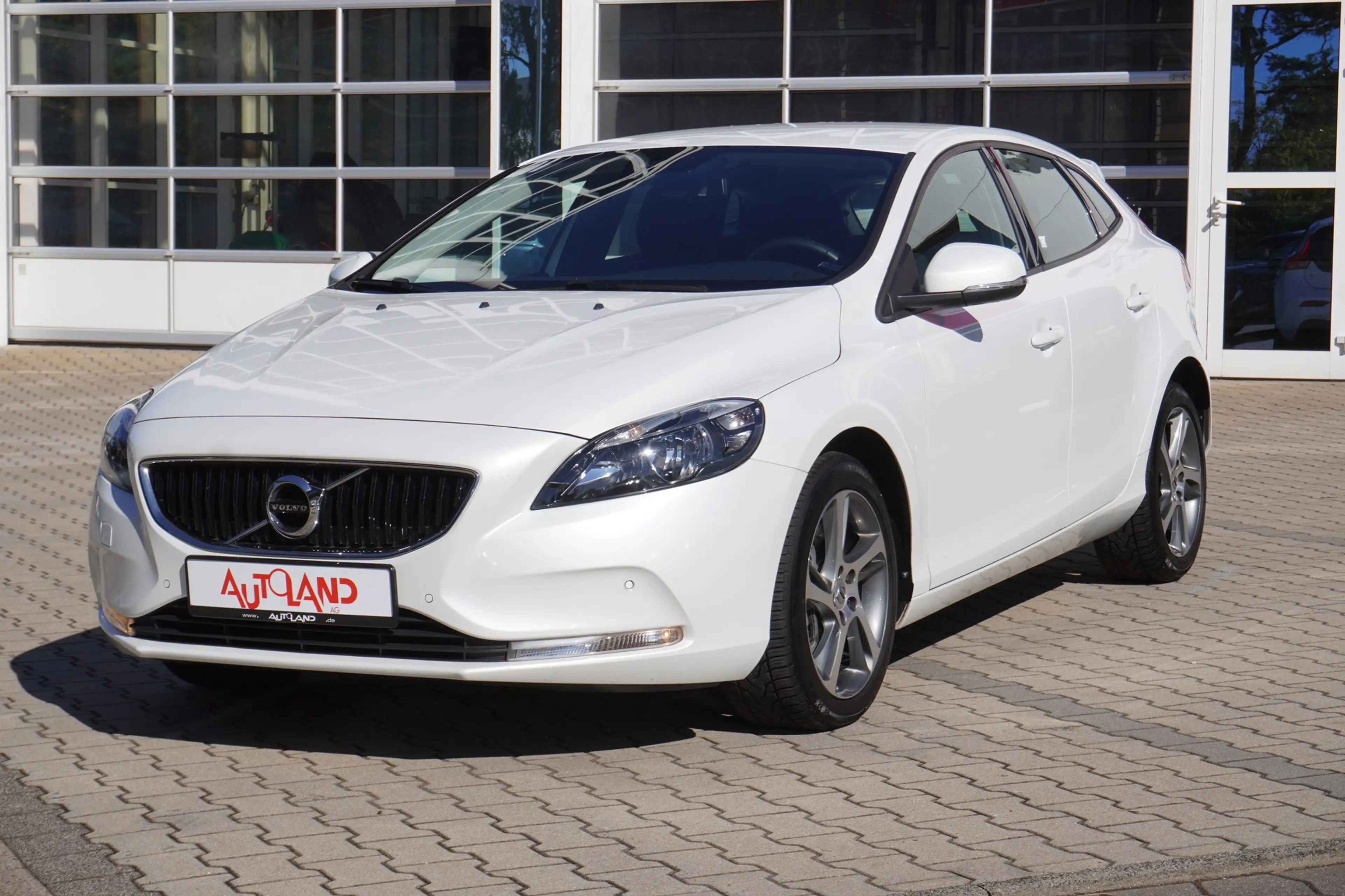 Volvo V40 1.5 Kinetic Navi Totwinkel Tempomat Kamera PD — photo 2