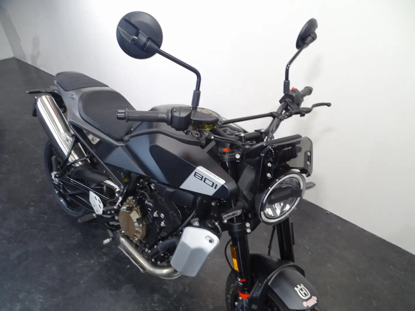 Husqvarna Svartpilen 801 Zwart - 2