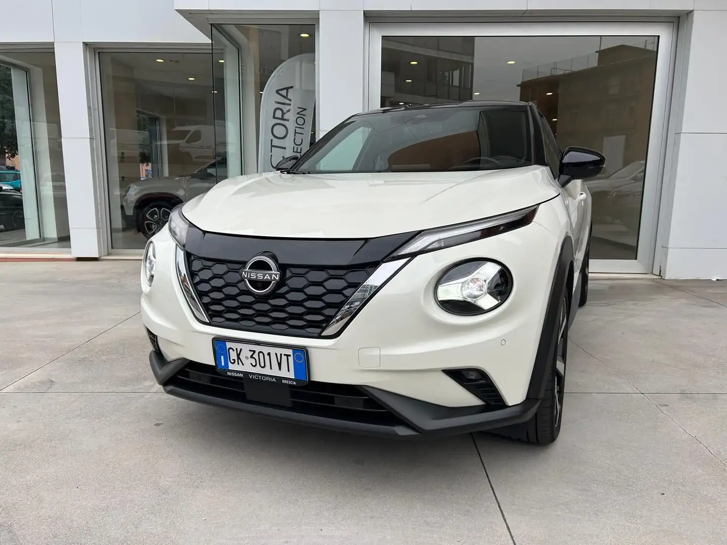 Nissan Juke JUKE 1.6 HEV N-CONNECTA 143 CV C.AUTOMATICO RETRO Bianco - 2