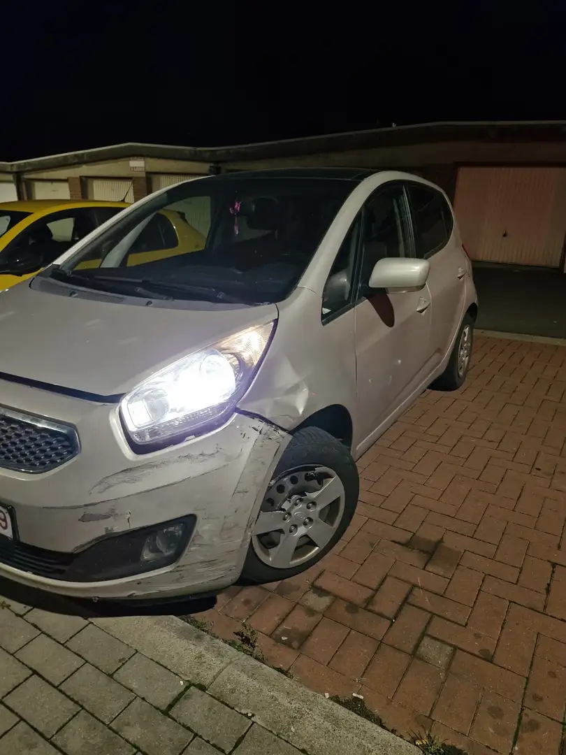 Kia Venga 1.4i Lounge ISG EcoDynamics - 1