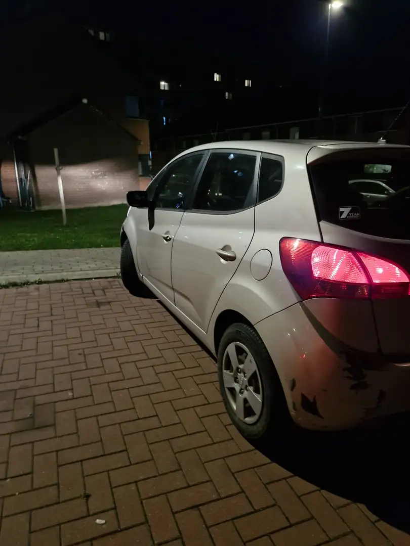 Kia Venga 1.4i Lounge ISG EcoDynamics - 2