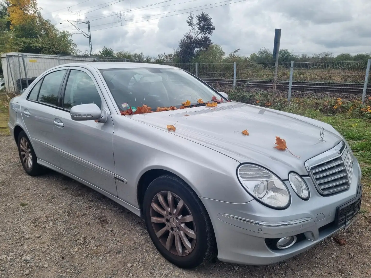 Mercedes-Benz E 280 E -Klasse Lim. E 280 Silber - 2