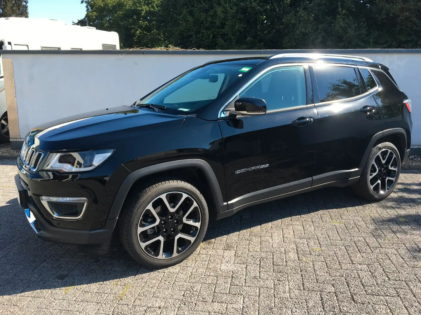 Jeep Compass 1.4 MultiAir 103kW Limited MY20 Alpine Schwarz - 1