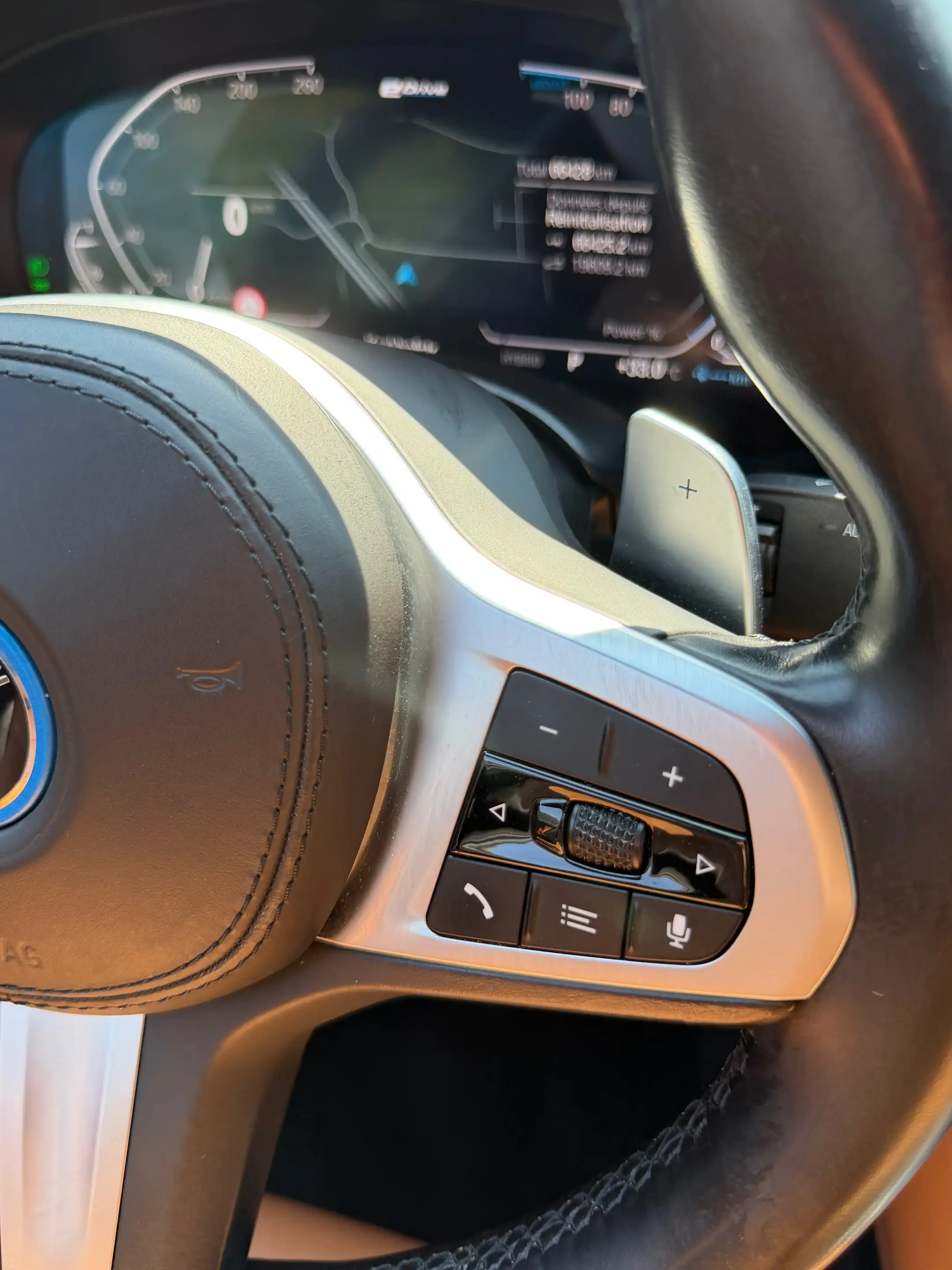 BMW 545 545eXAS PHEV — photo 10