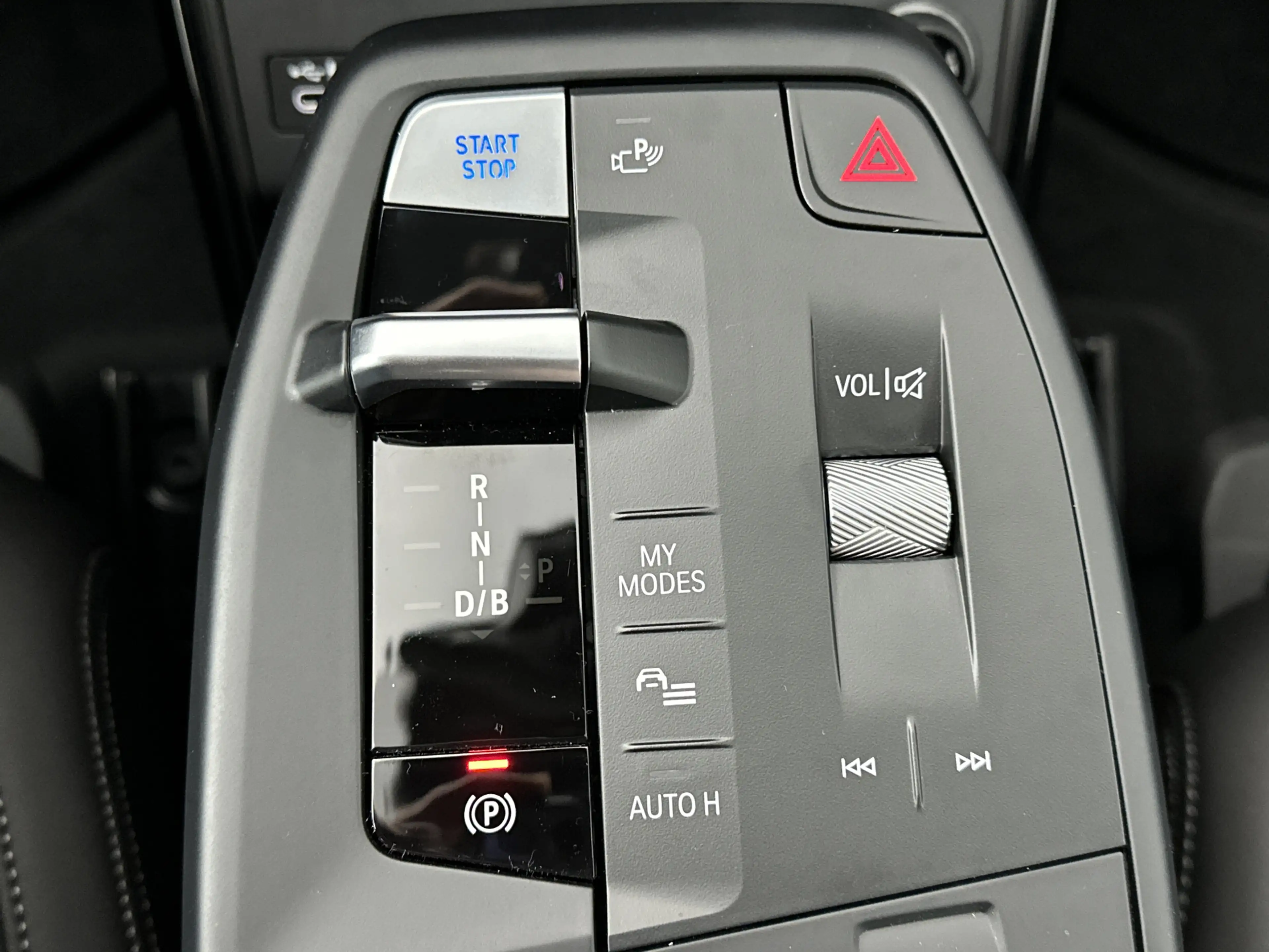 BMW iX1 xDrive30 67 kWh | Adaptief M Onderstel | DAB-tuner — photo 15