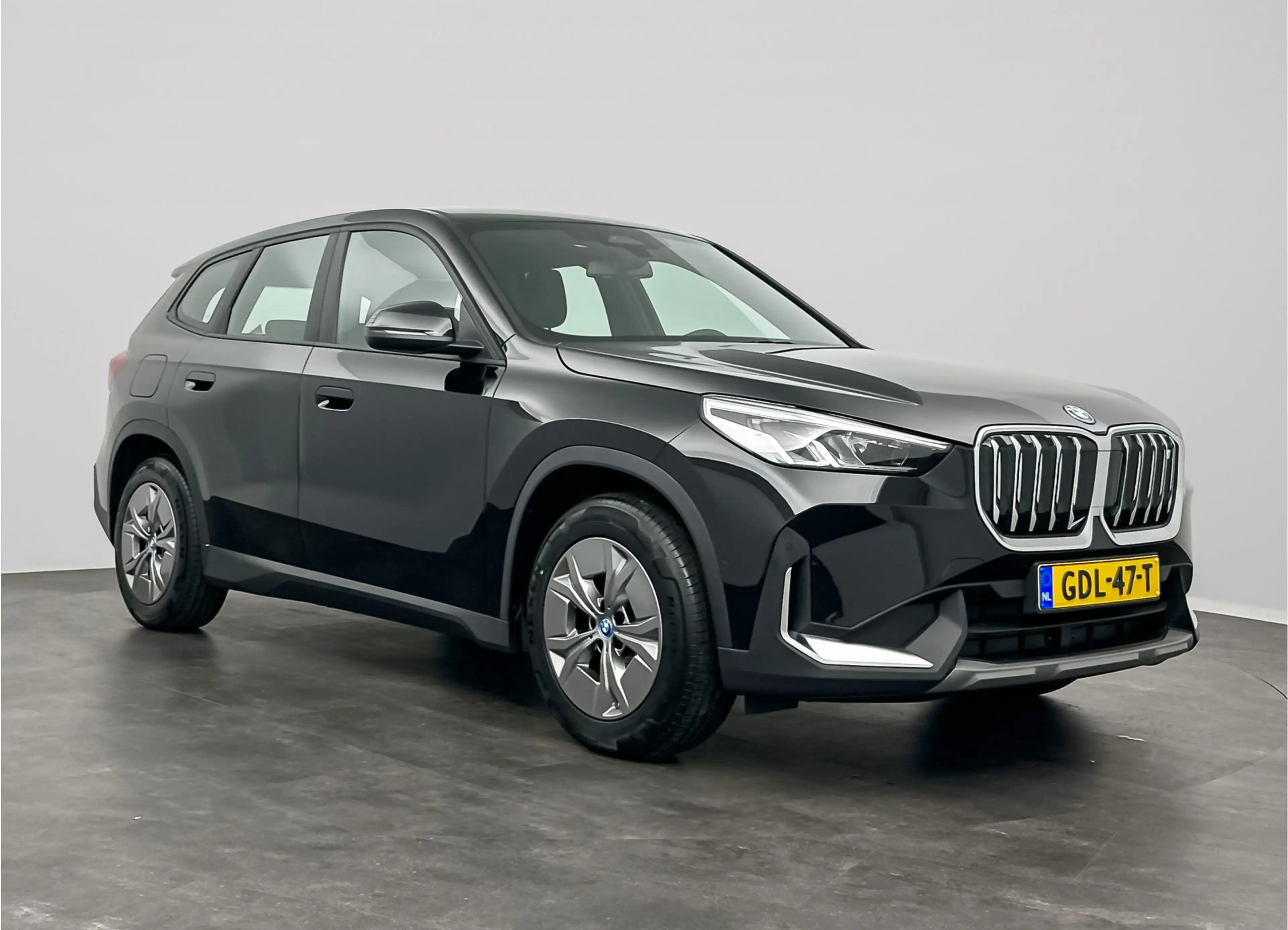 BMW iX1 xDrive30 67 kWh | Adaptief M Onderstel | DAB-tuner — photo 3