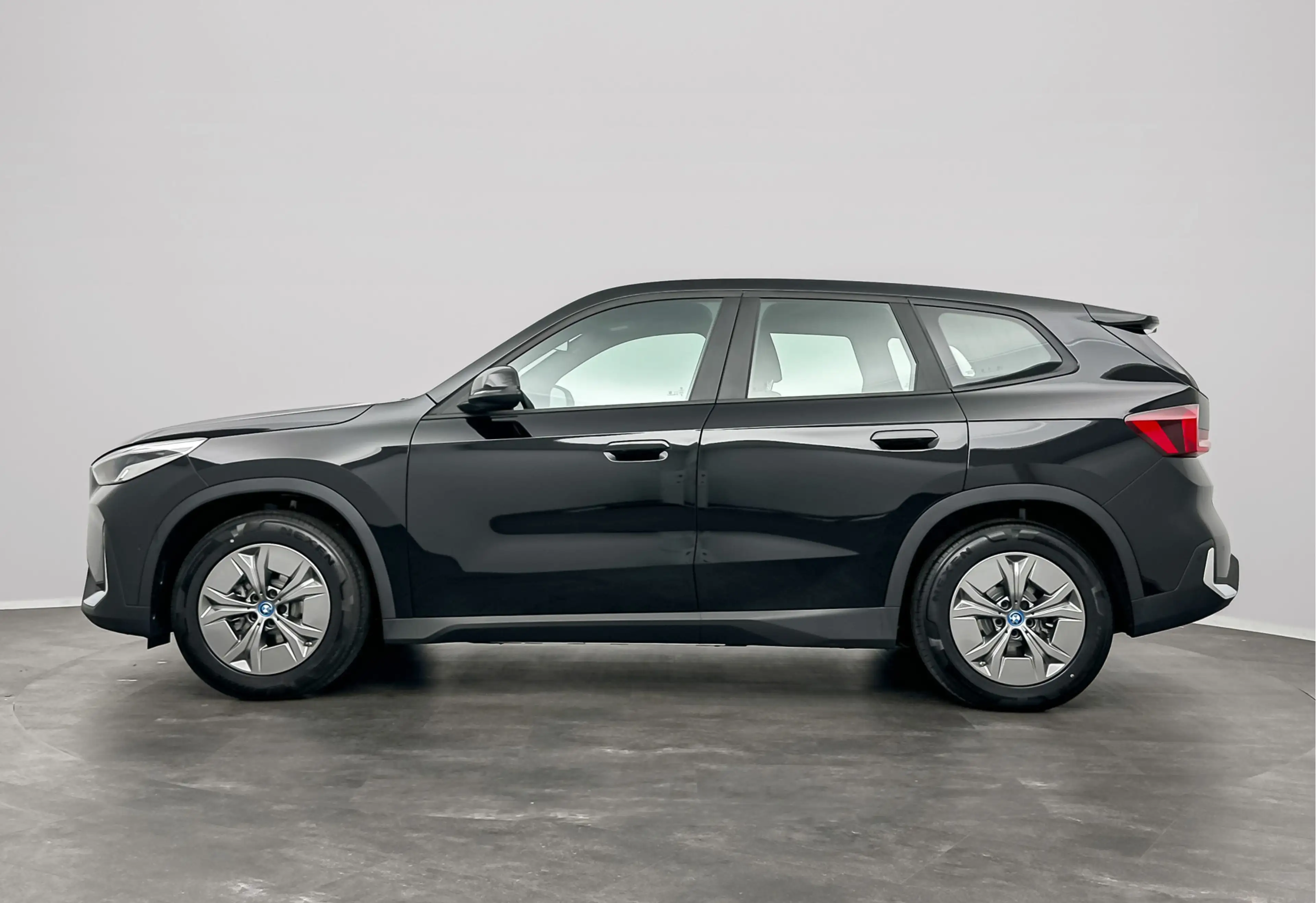 BMW iX1 xDrive30 67 kWh | Adaptief M Onderstel | DAB-tuner — photo 8