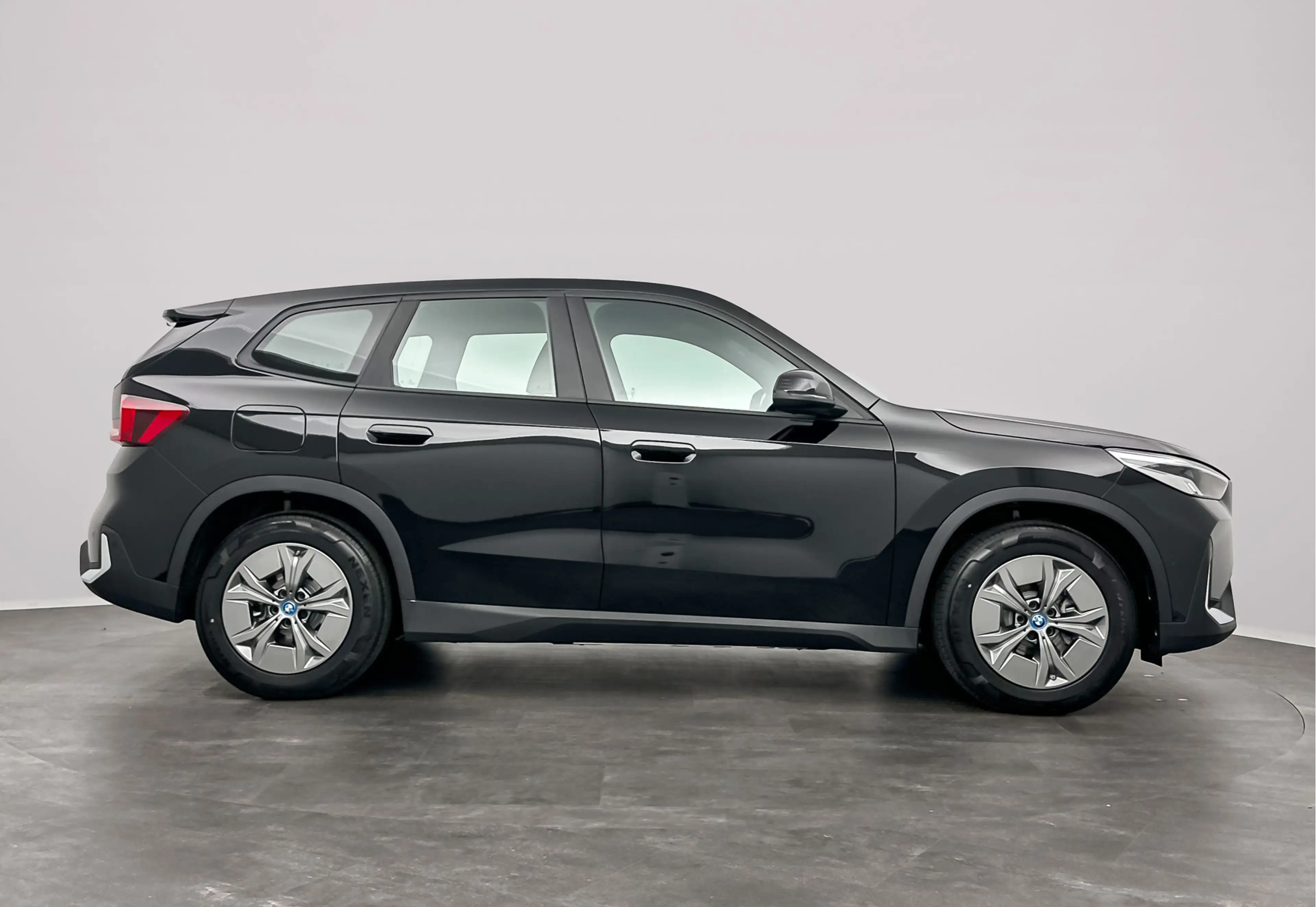 BMW iX1 xDrive30 67 kWh | Adaptief M Onderstel | DAB-tuner — photo 7