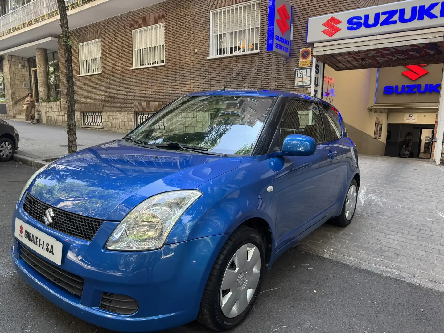 Suzuki Swift 1.3 GL - 1