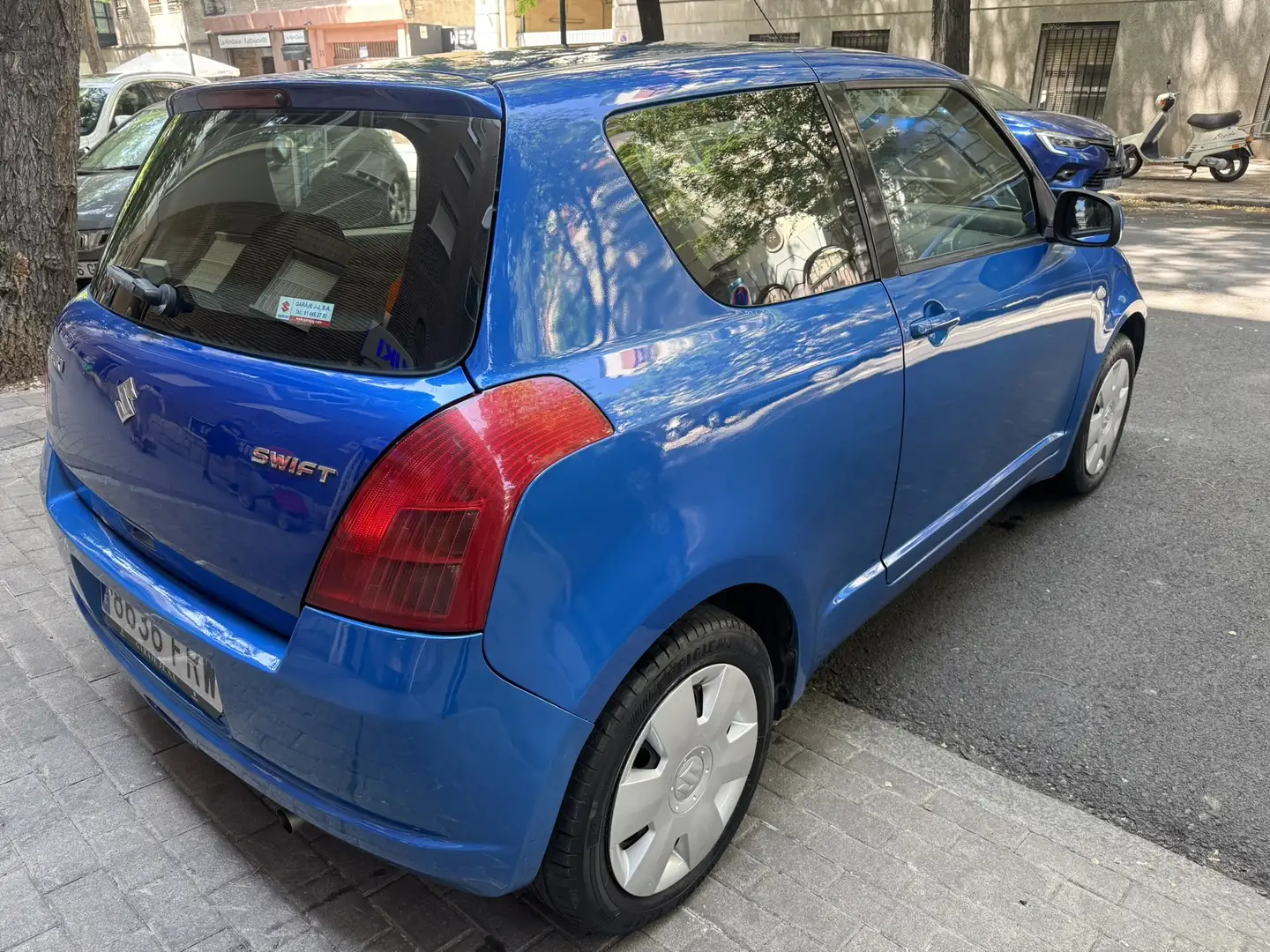 Suzuki Swift 1.3 GL - 2