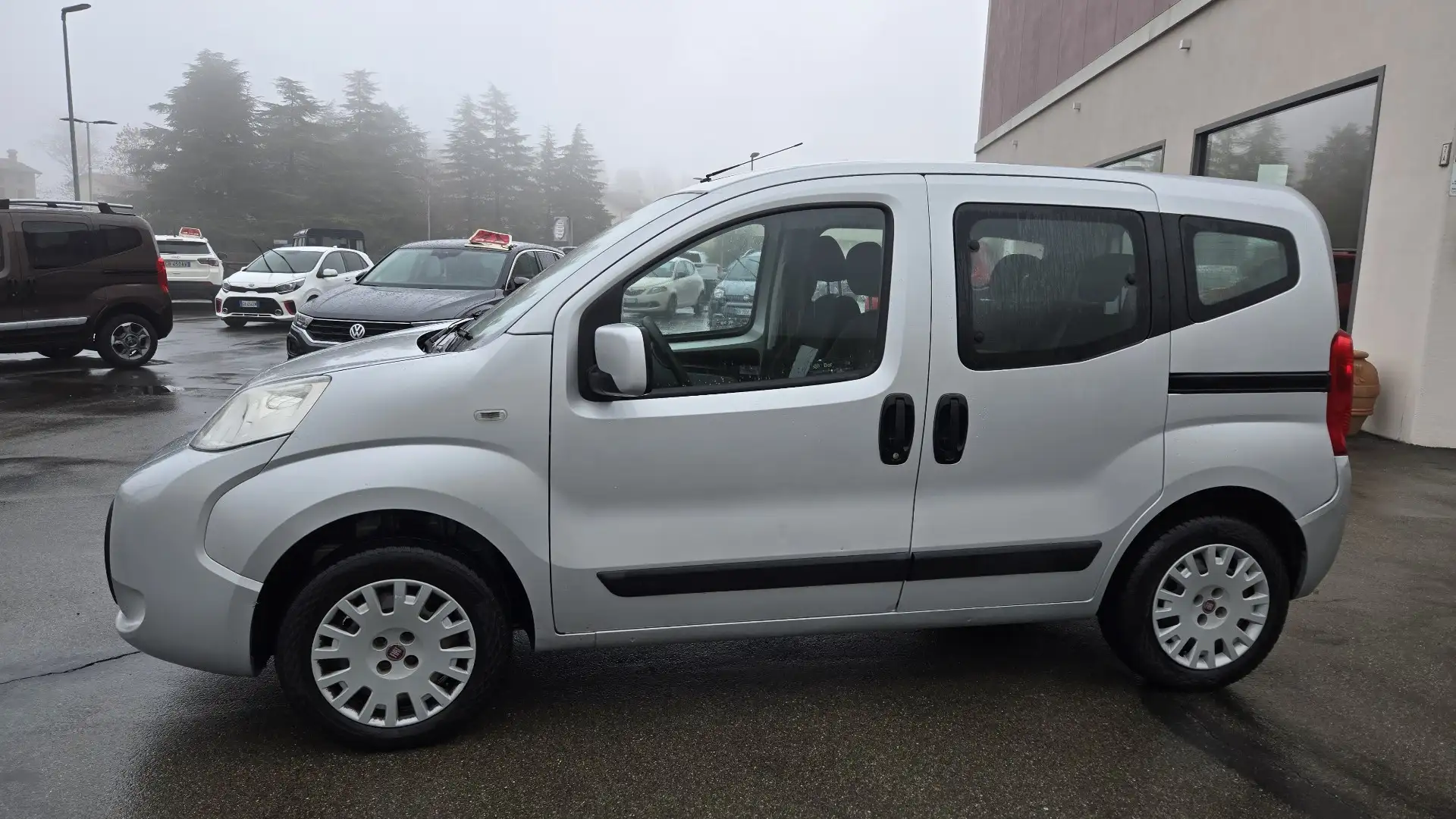 Fiat Qubo Qubo 1.4 8v natural power Dynamic 70cv E6 Plateado - 2