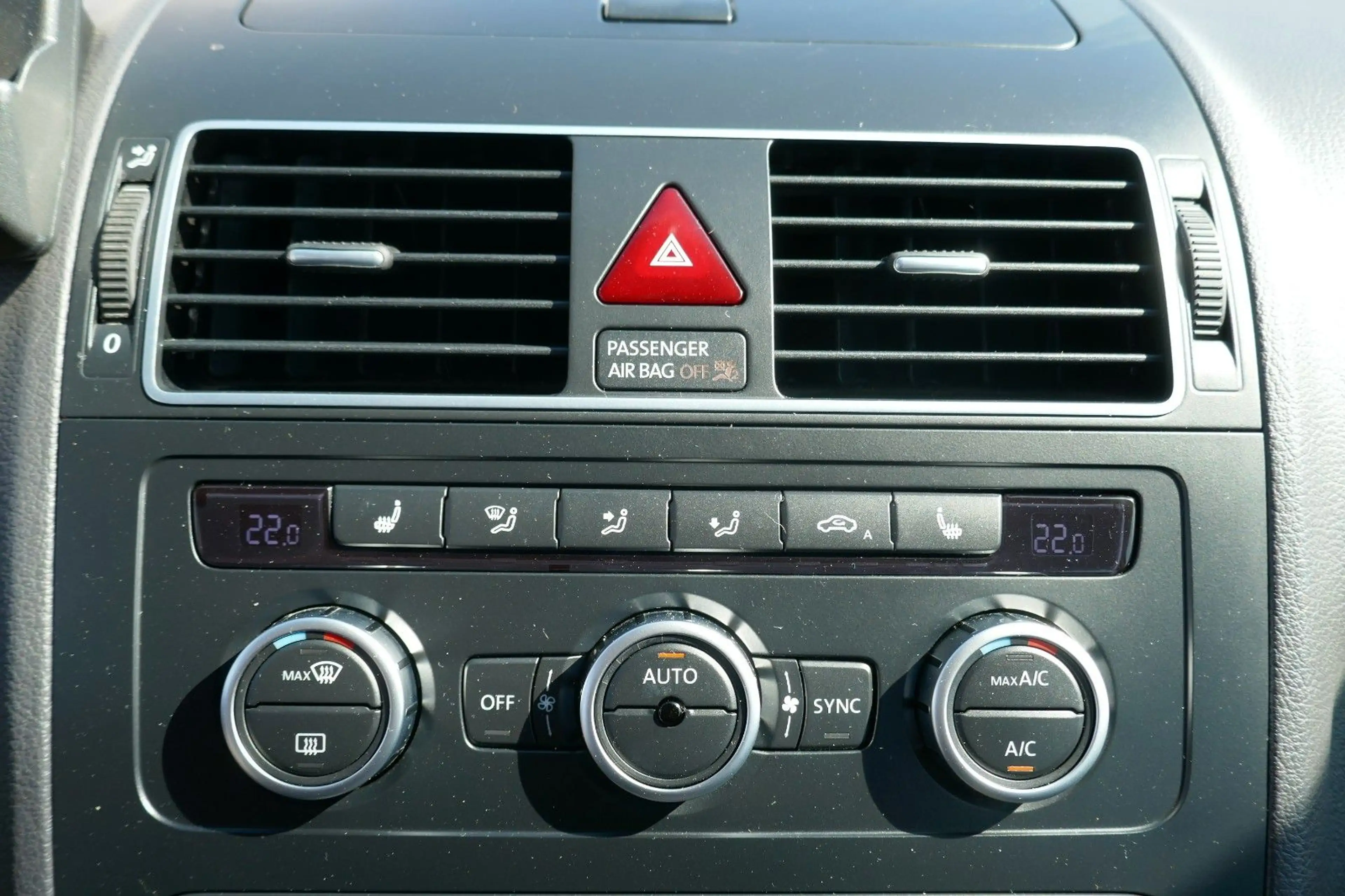 Volkswagen Touran Cup DSG/Navi/Alarm/SHZ — photo 11