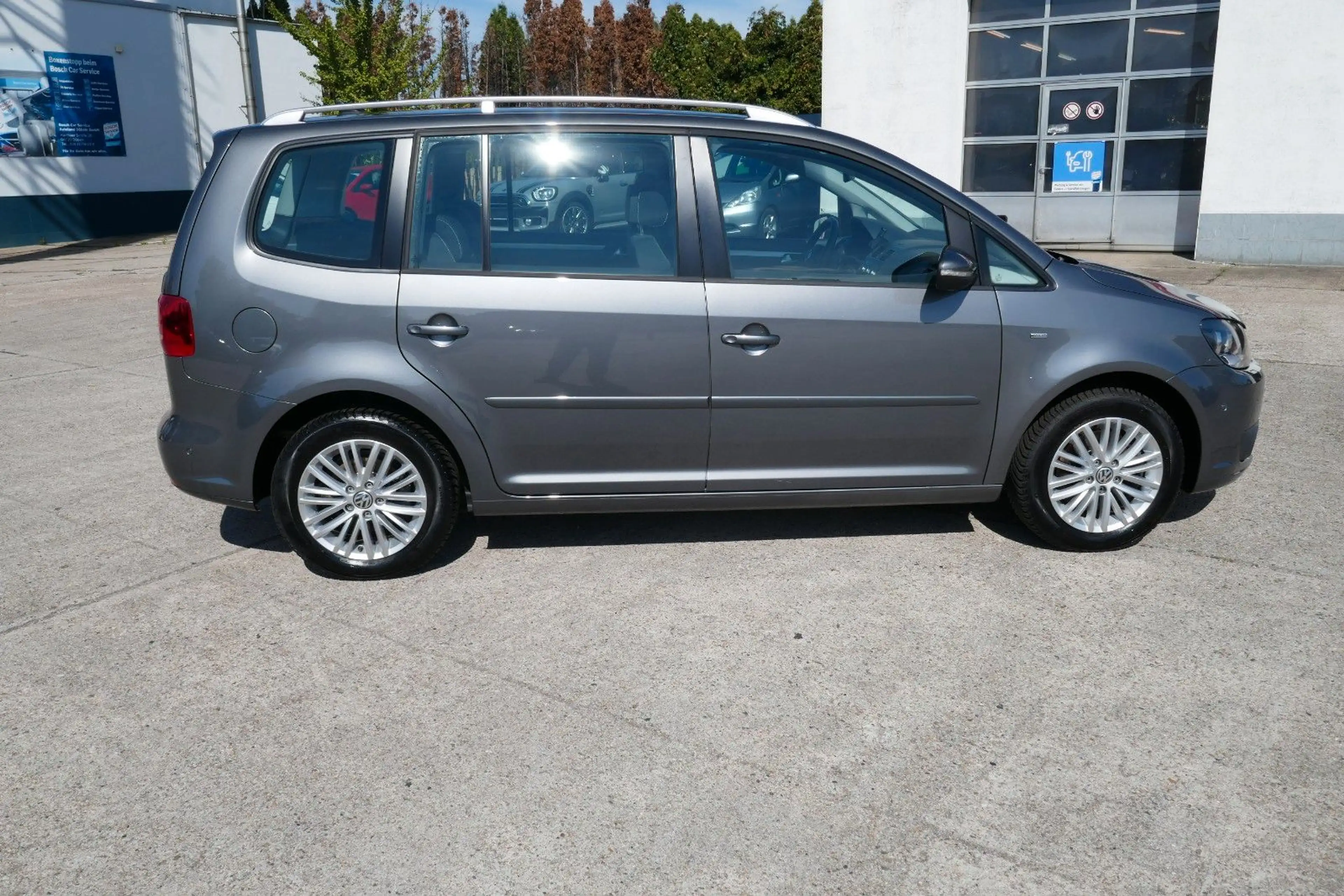 Volkswagen Touran Cup DSG/Navi/Alarm/SHZ — photo 2