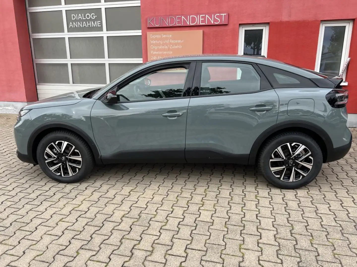 Citroen C4 PureTech 130 Stop&Start EAT8 PLUS (B) Grün - 2