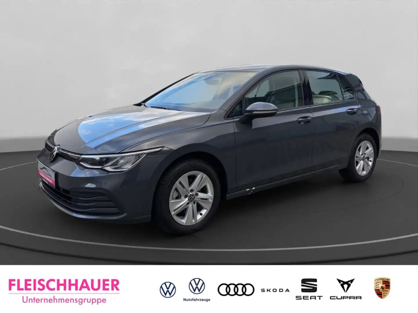 Volkswagen Golf VIII 1.0TSI Life Navi Sitzhz Lenkrad-heizbar Grau - 1