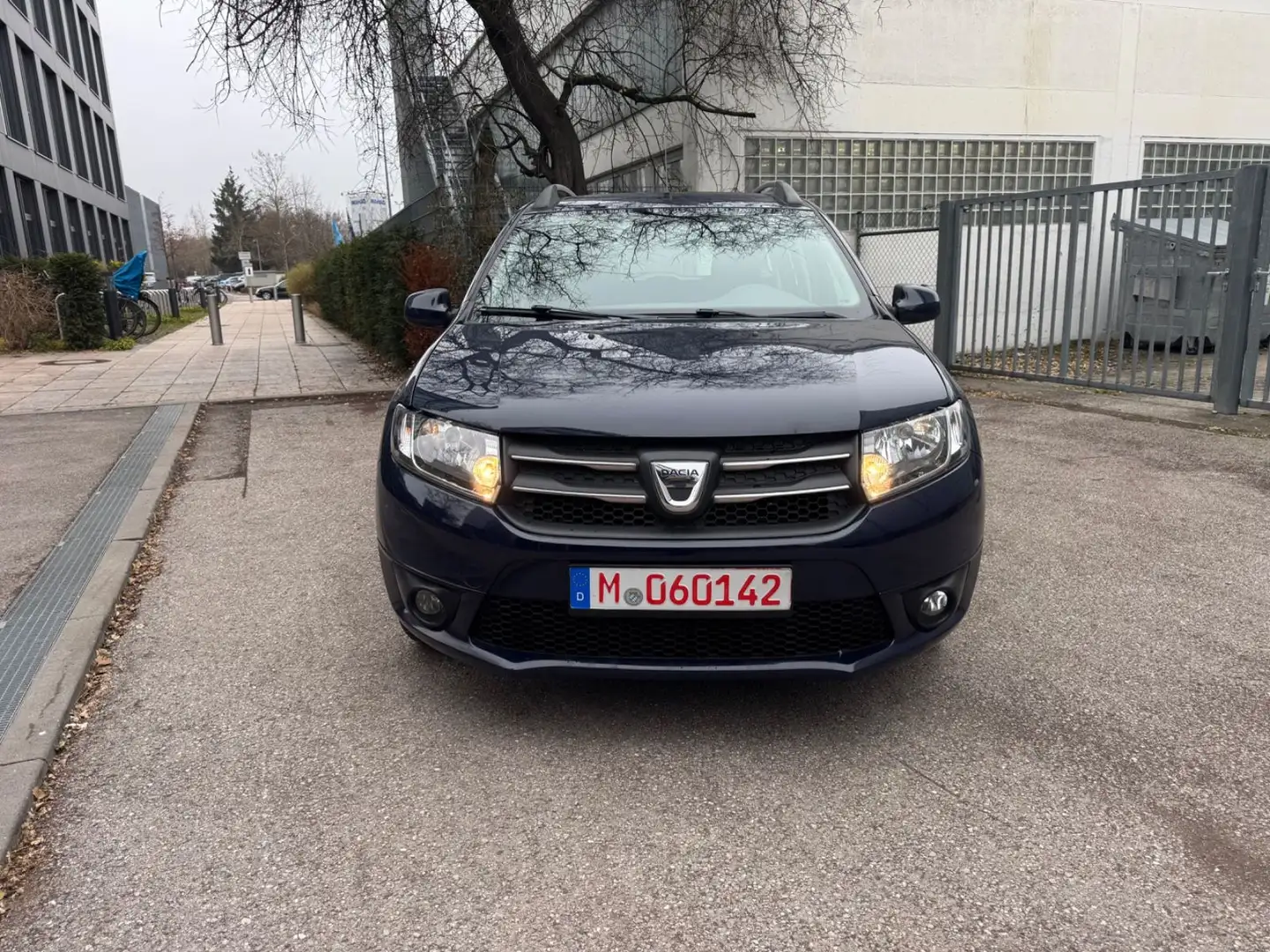 Dacia Logan 0.9 MCV II Kombi Laureate/1.Hand/Tüv neu ! Bleu - 2
