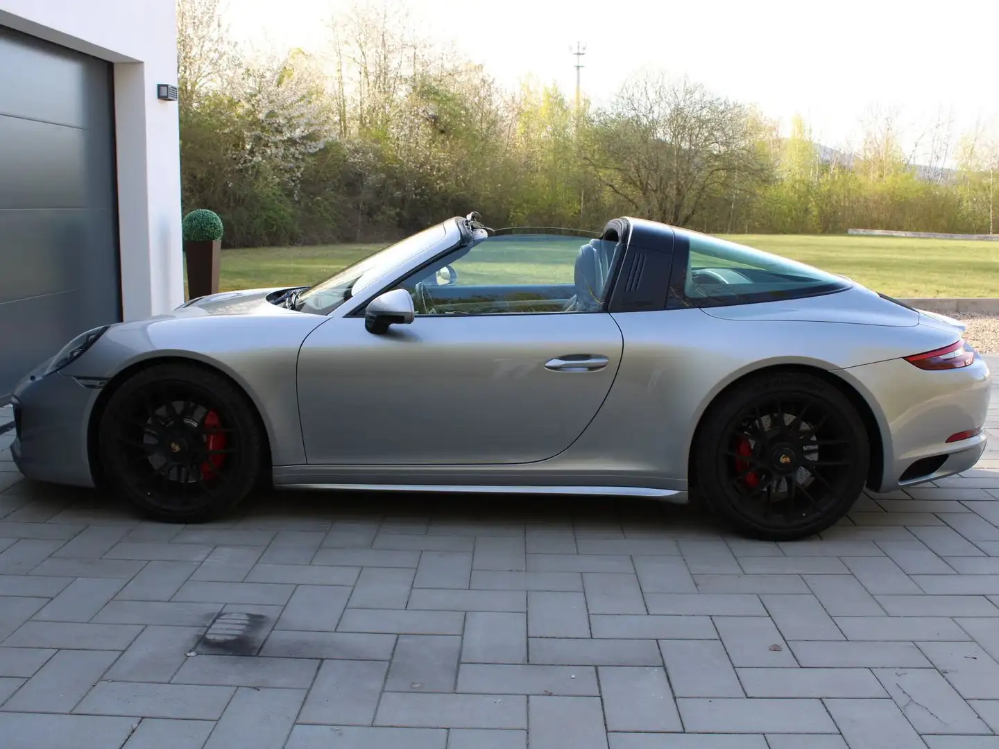 Porsche 991 Targa 4 GTS (Lift, Bose, PDLS, Schaltgetriebe) Zilver - 2