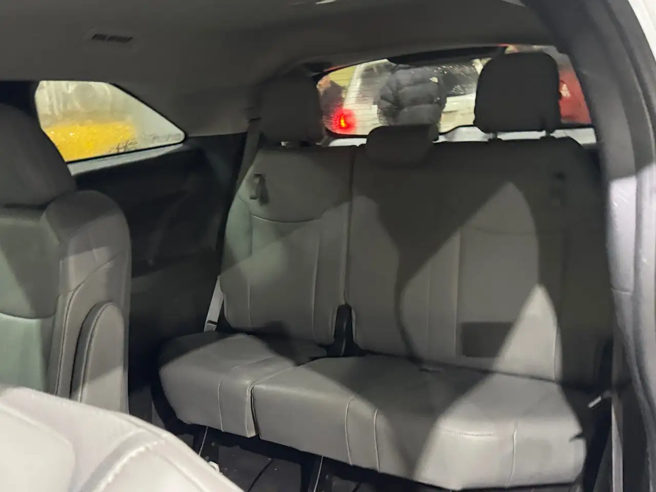 Toyota Sienna снимка Toyota Sienna