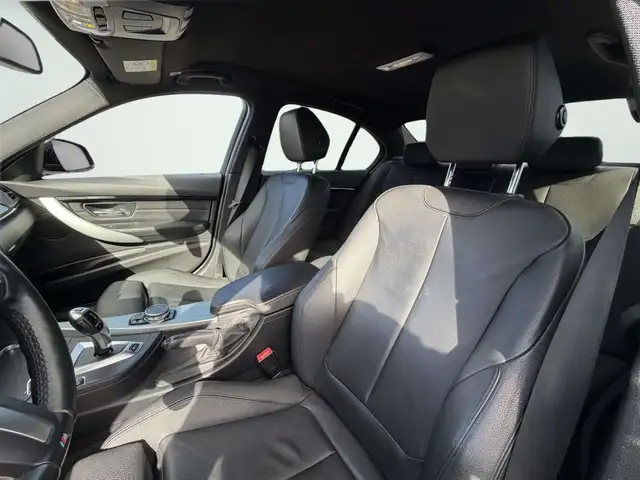 BMW 3 Series view 11