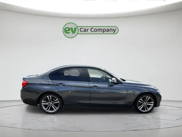 BMW 3 Series view 7