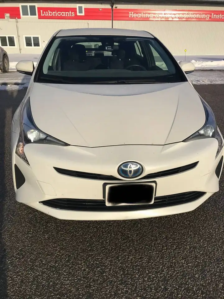 Toyota Prius снимка Toyota Prius