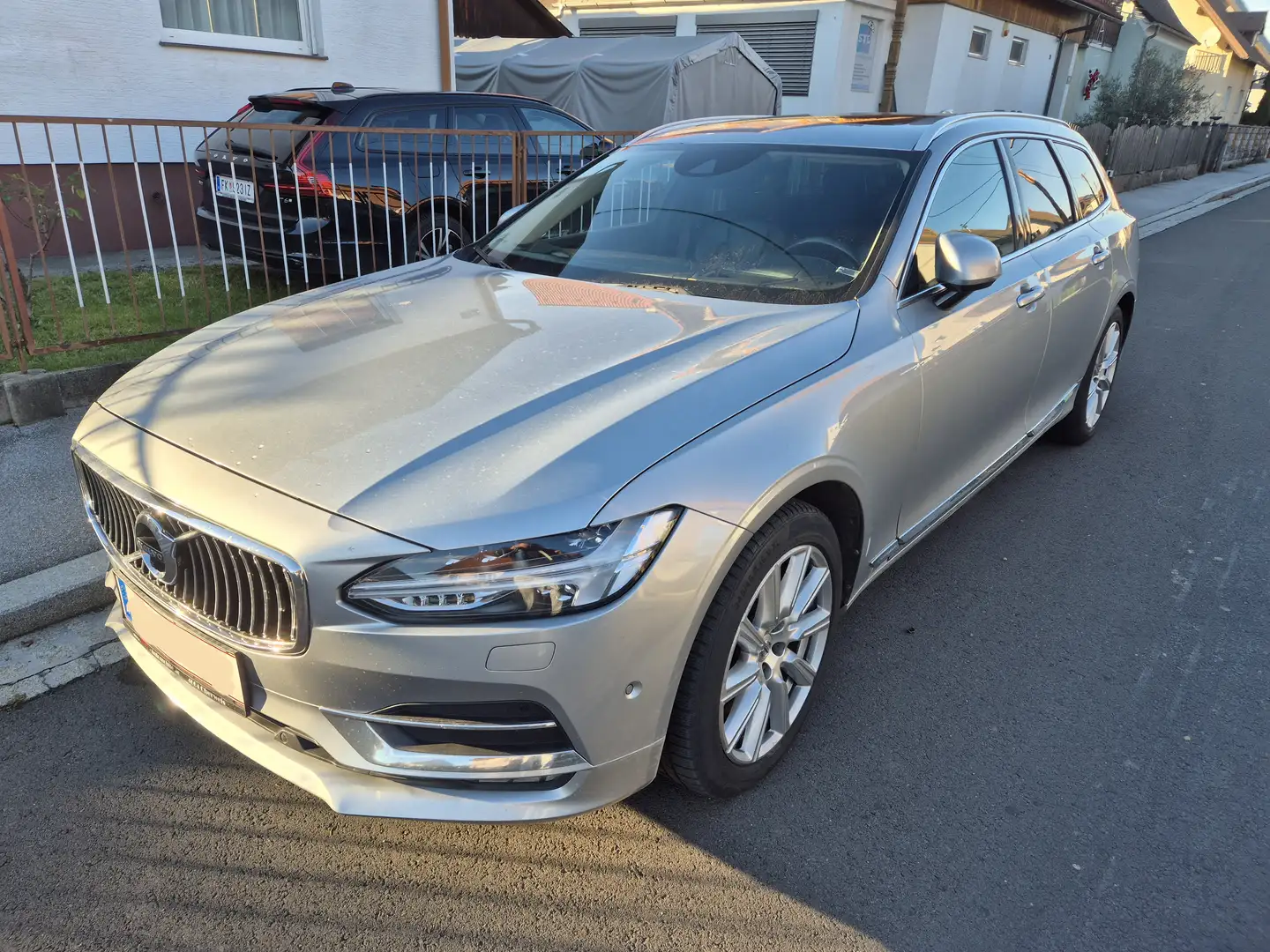 Volvo V90 V90 D5 AWD Inscription Geartronic Inscription Silber - 2