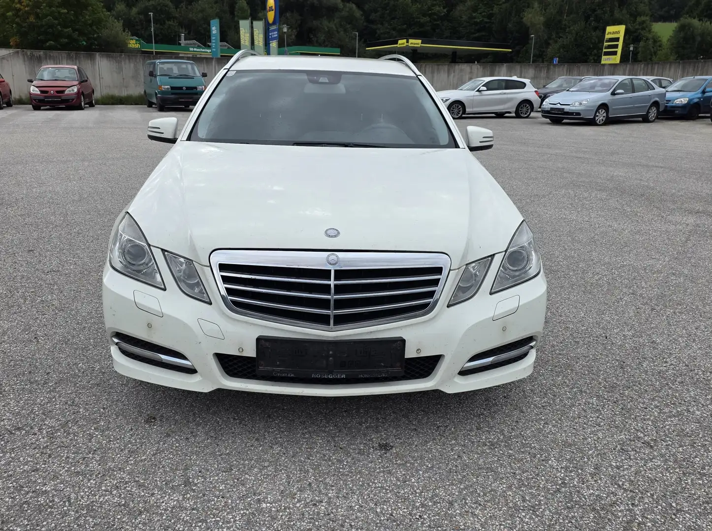 Mercedes-Benz E 220 E 220 T Avantgarde CDI Aut. Avantgarde Weiß - 2