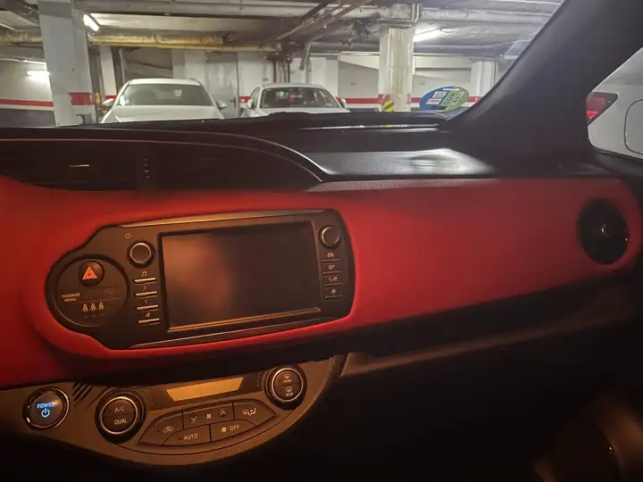 Toyota Yaris 2017, foto 12