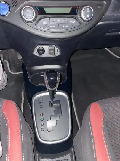 Toyota Yaris 2017, foto 13