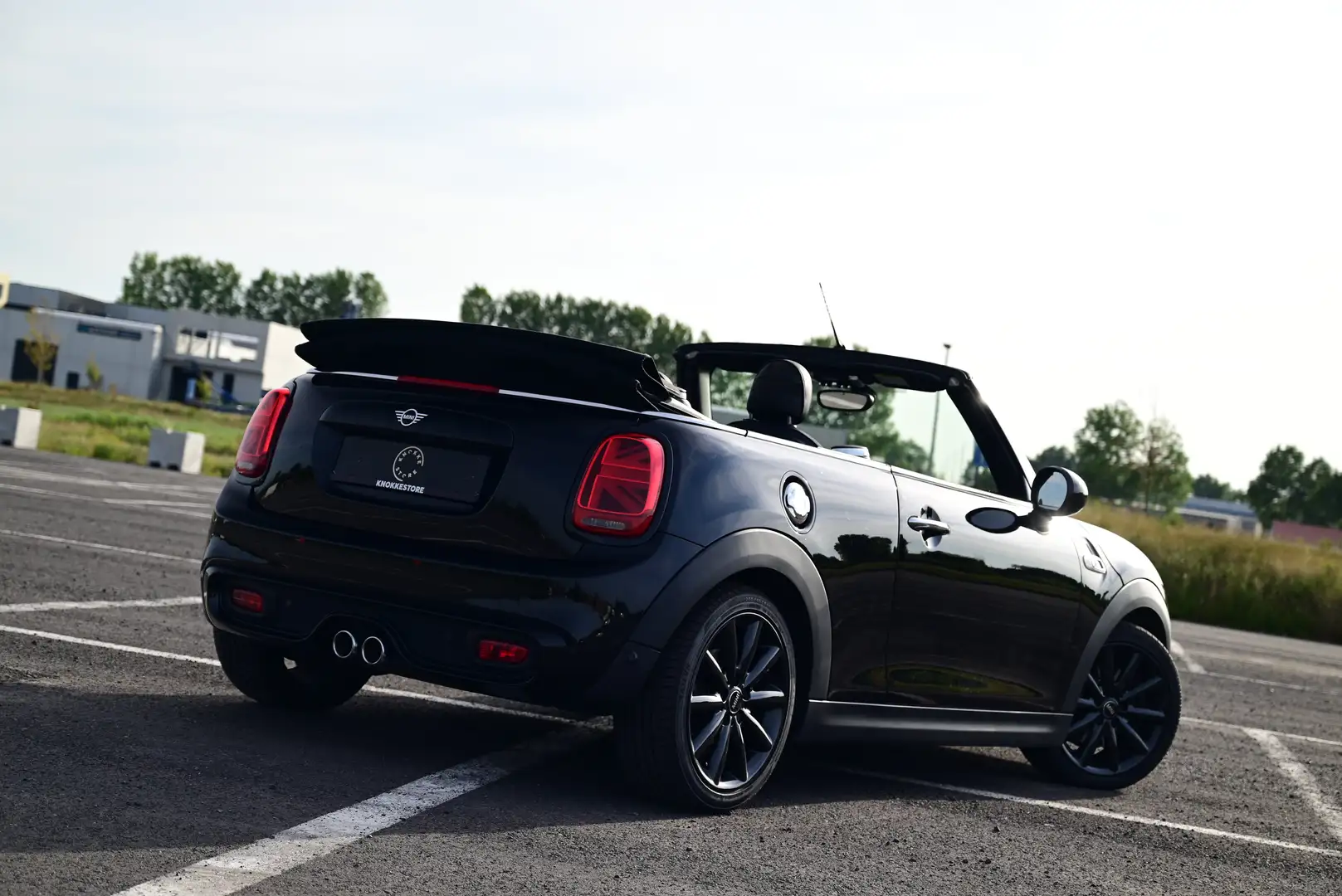 MINI Cooper S Cabrio AUT / LEATHER LOUNGE / REMOTE SERVICES / NAV / DAB Noir - 2