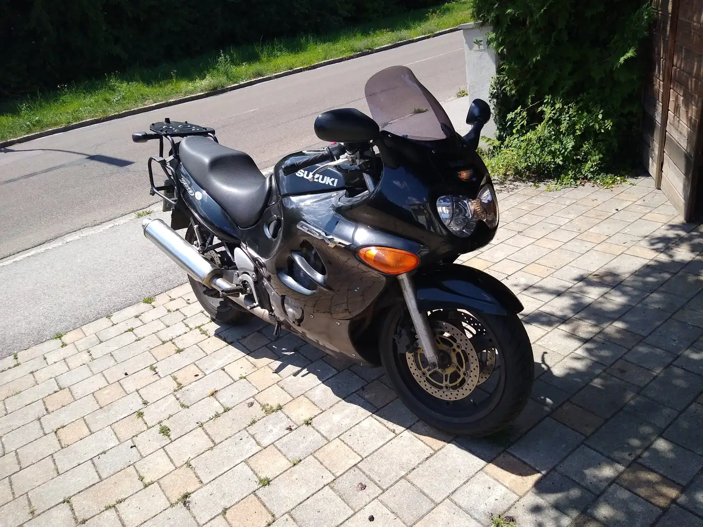 Suzuki GSX 750 Tourer Nero - 1