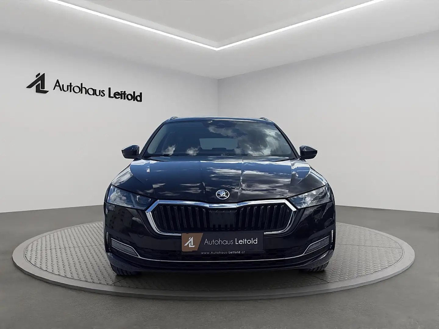 Skoda Octavia Combi 2,0 TDI Style DSG AHK LEDER CAM STANDHZ M... Schwarz - 2