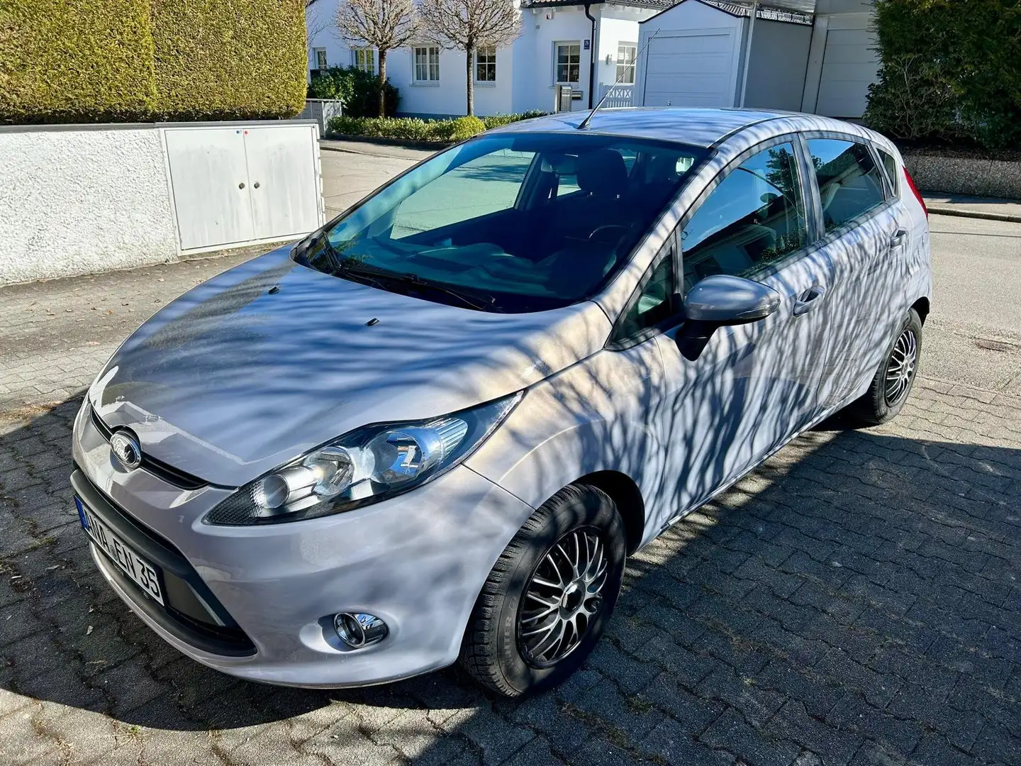 Ford Fiesta Fiesta 1.25 Trend Silber - 2