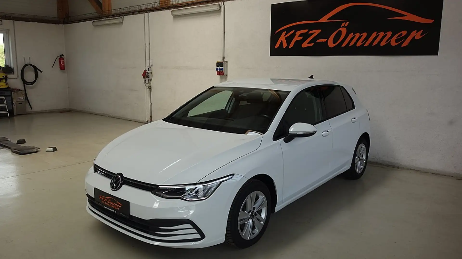Volkswagen Golf 2,0 TDI Life DSG, LED, Radar, Virtual, Navi, Blanc - 1